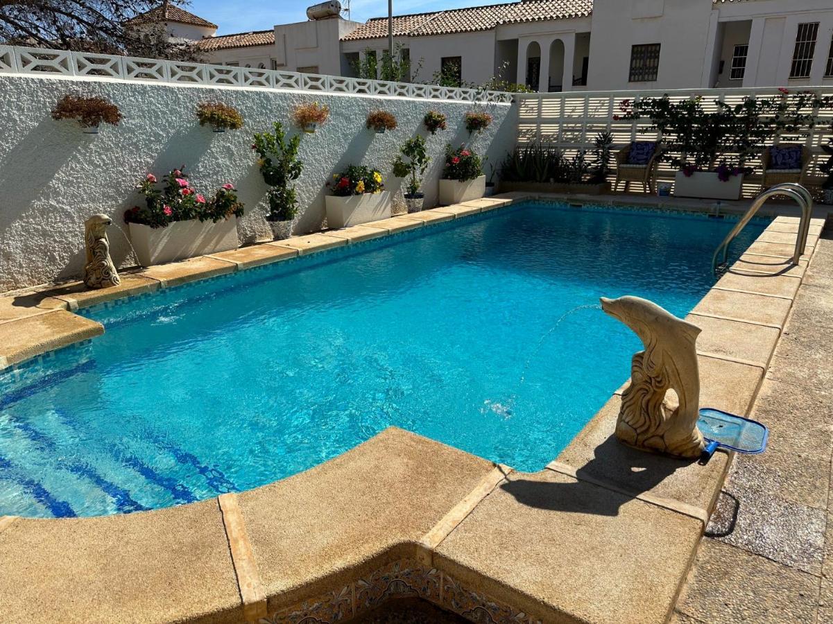 Large Villa Private Pool And Garden Near Beach Roquetas de Mar Eksteriør billede