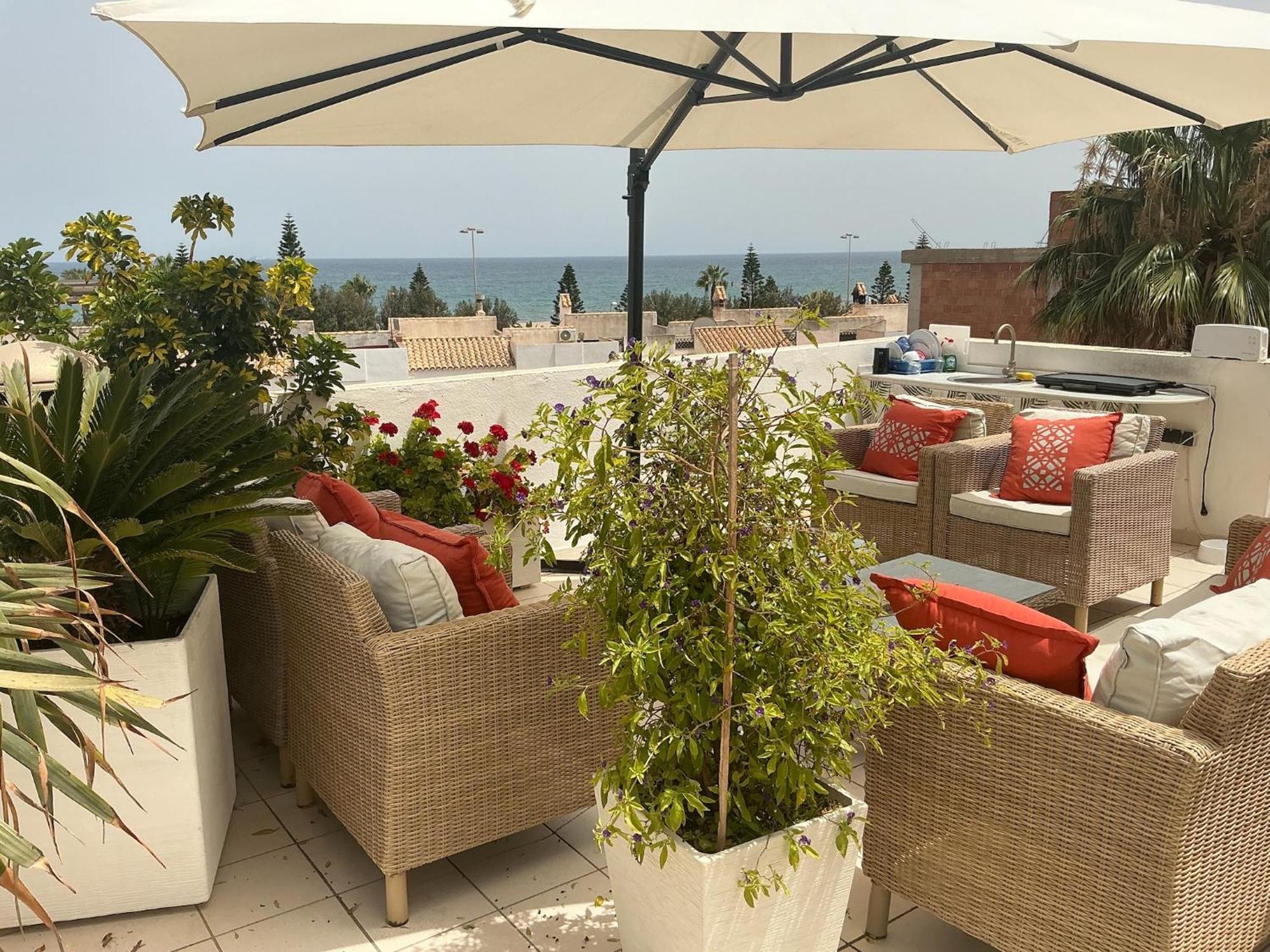 Large Villa Private Pool And Garden Near Beach Roquetas de Mar Eksteriør billede